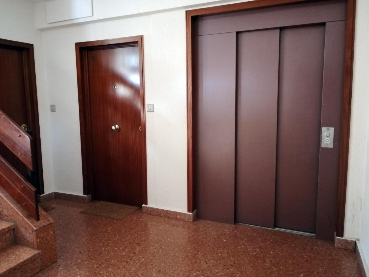 Andramari Tourist Home Parking& Wifi Аморебиета-Етхано Екстериор снимка
